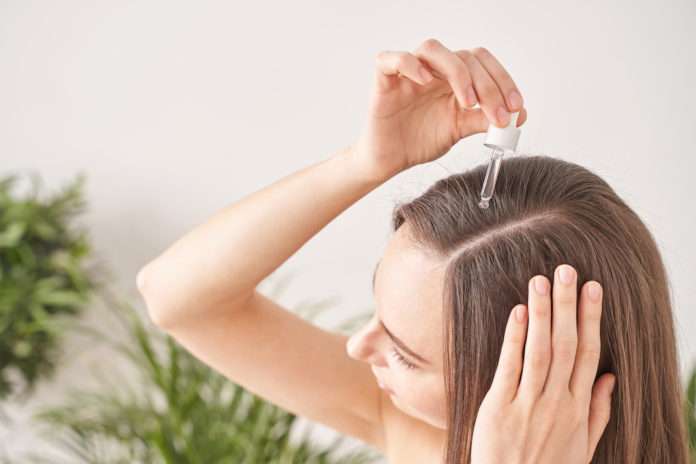 Jojoba: il naturale alleato di pelle e capelli